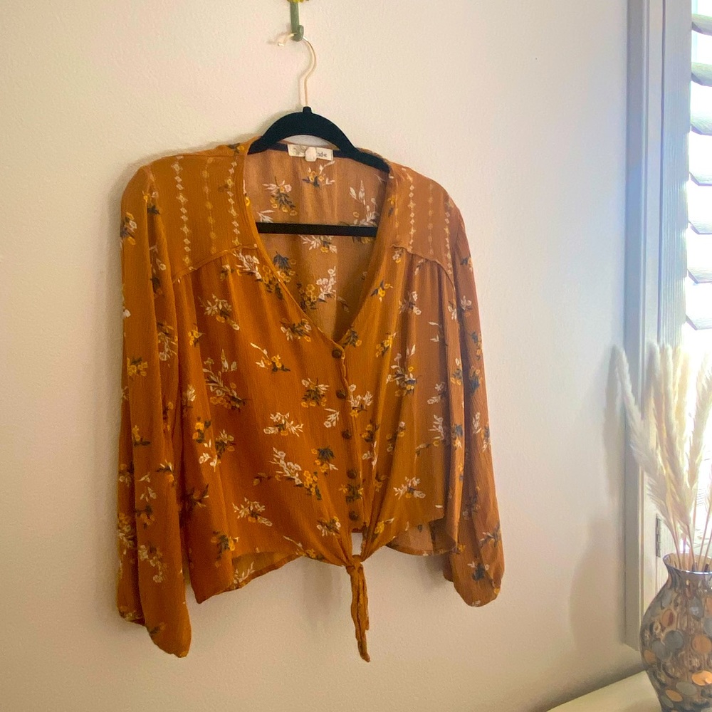 Floral blouse tie front